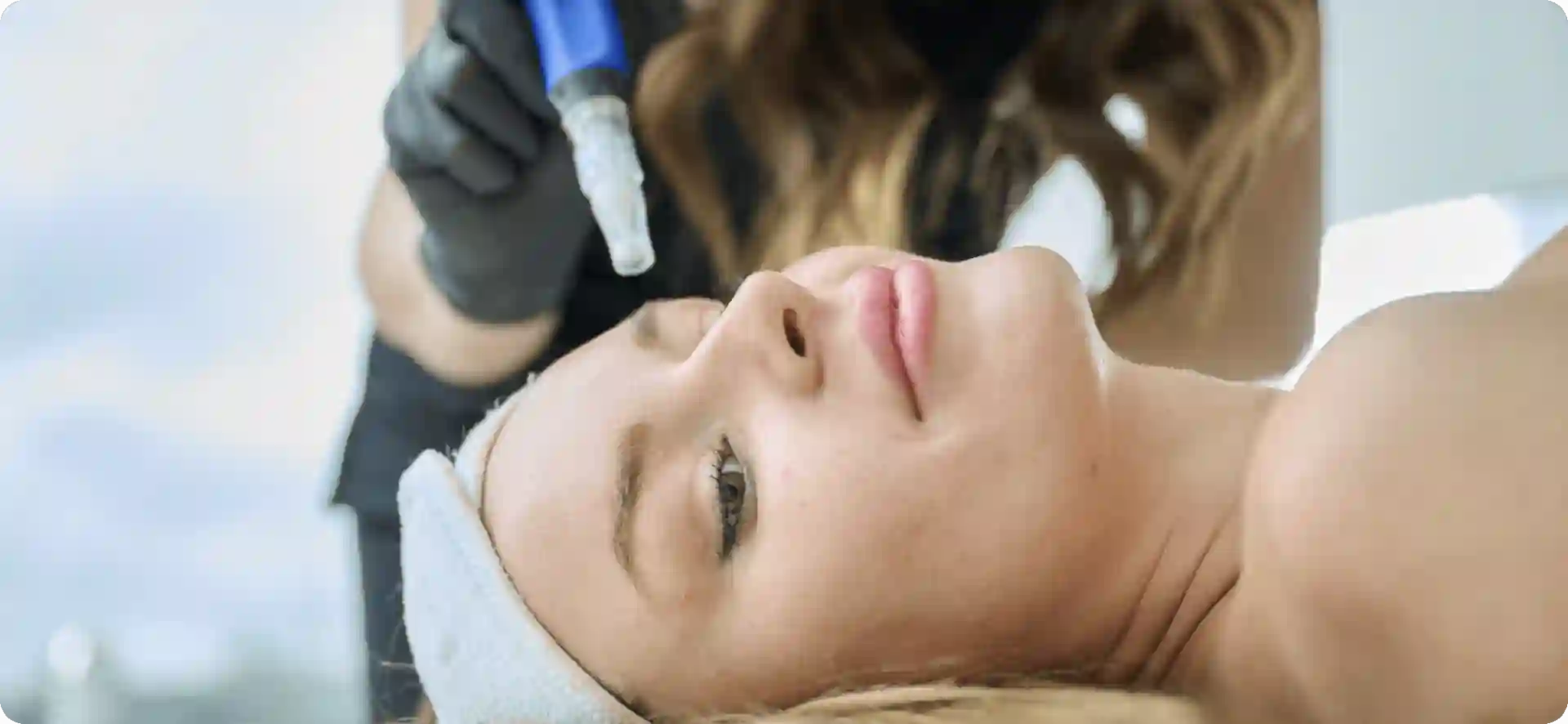 How Do Microneedles Trigger New Collagen and Elastin in Loose Skin Bere Regis?